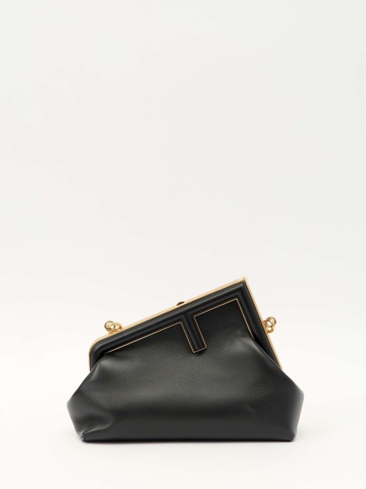 first R30008845 фотография