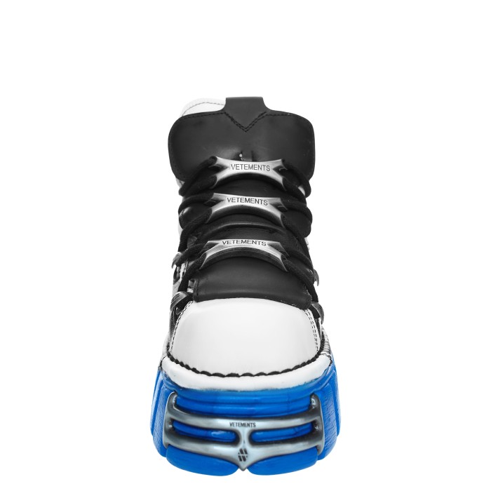 ботинки vetements x new rock на платформе по цене 104720 руб вид справа