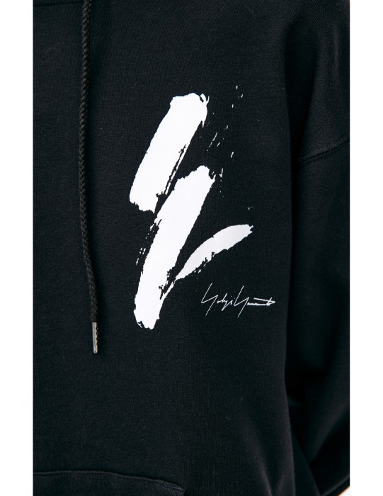 худи с логотипом yohji yamamoto x new era по цене 70800 руб вид справа