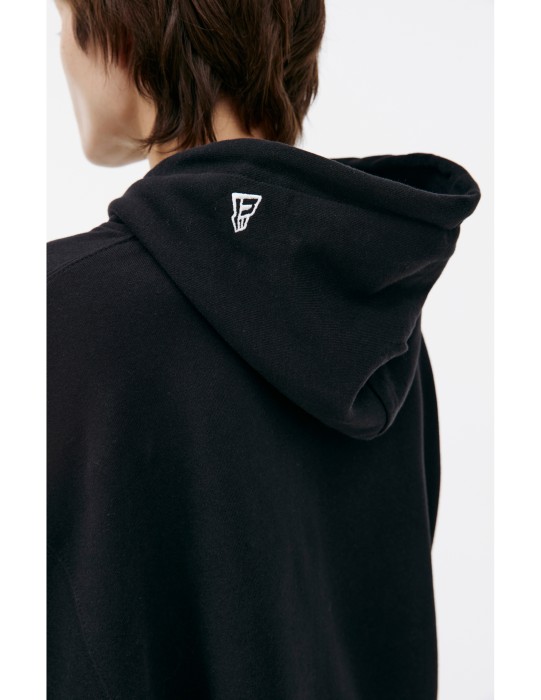 худи с логотипом yohji yamamoto x new era - качественный продукт вид сбоку