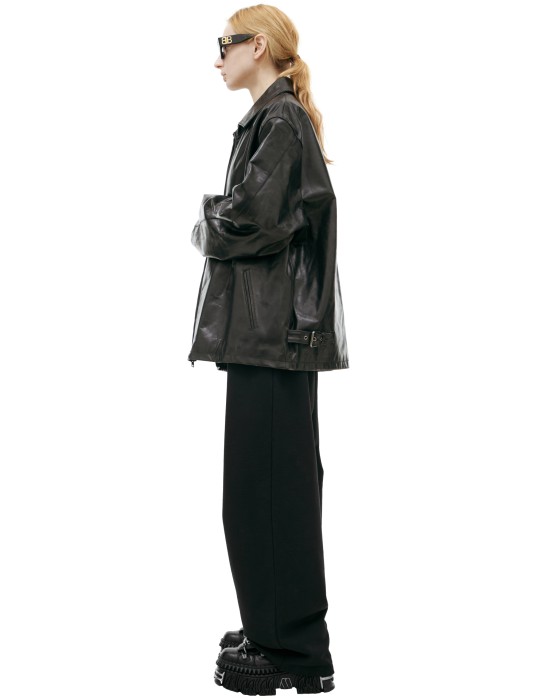 кожаная куртка с воротом от бренда vetements вид слева