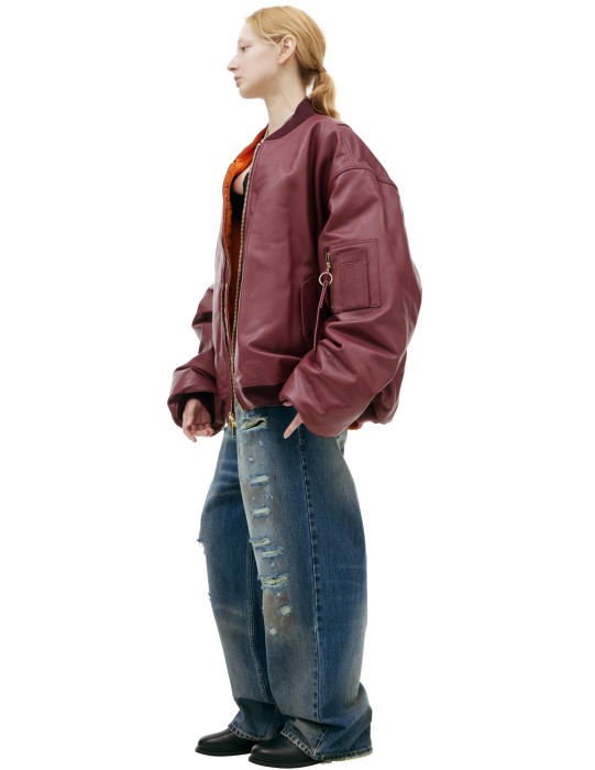 кожаный бомбер на молнии от бренда vetements вид слева