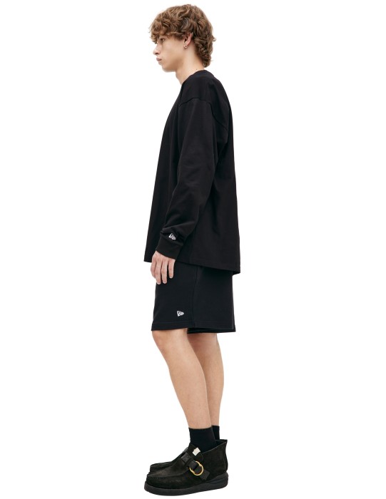 лонгслив с принтом yohji yamamoto x new era от известного бренда вид слева