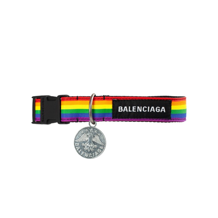 разноцветный чокер с подвеской от бренда balenciaga вид слева