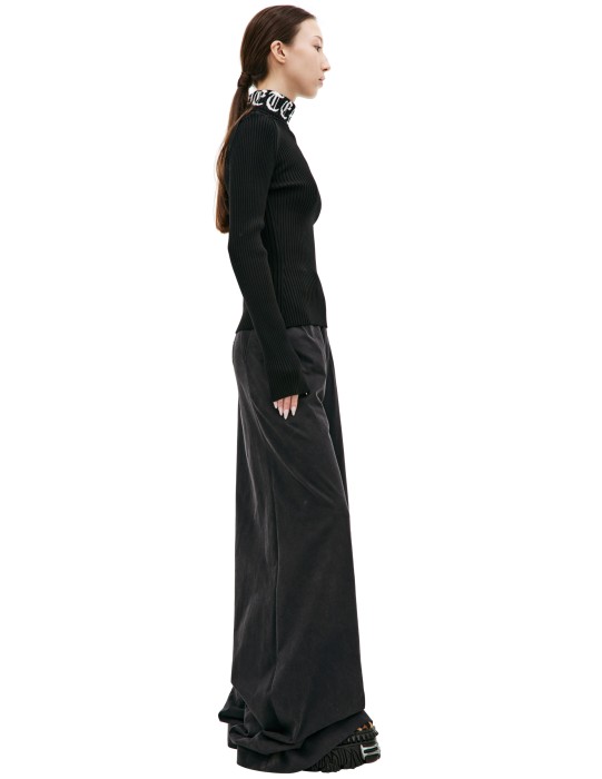 шерстяная водолазка с логотипом от бренда vetements вид слева