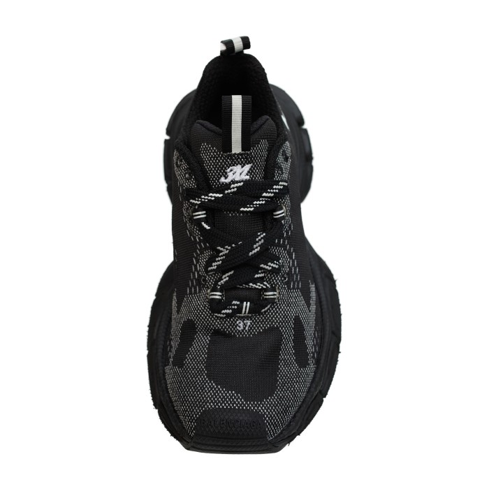 textile sneakers 3xl по цене 145200 руб вид справа