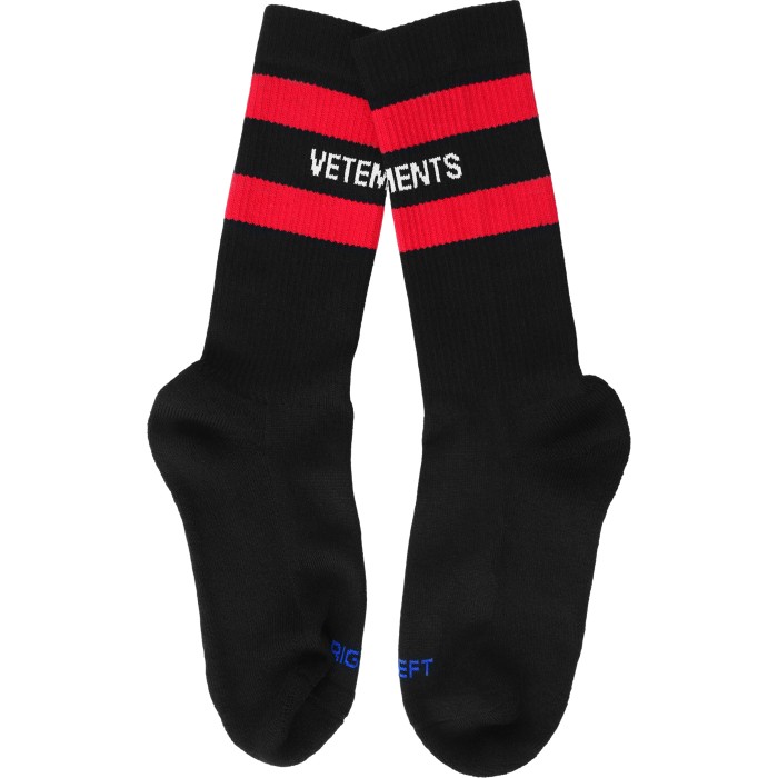 высокие носки с логотипом от бренда vetements вид слева
