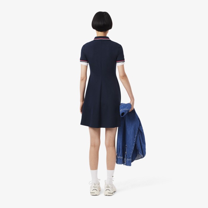 эластичное платье-поло  с коротким рукавом от бренда lacoste вид слева