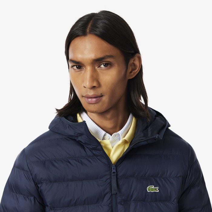 легкая мужская куртка-пуховик  от бренда lacoste вид слева