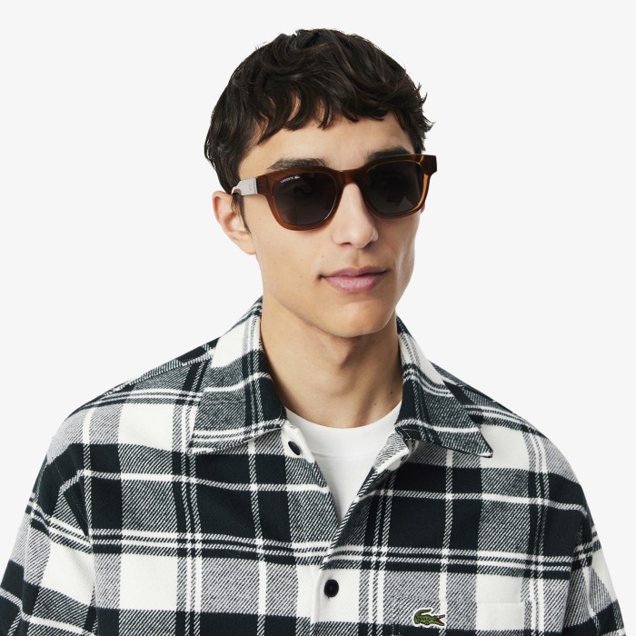 мужская хлопковая рубашка  от бренда lacoste вид слева