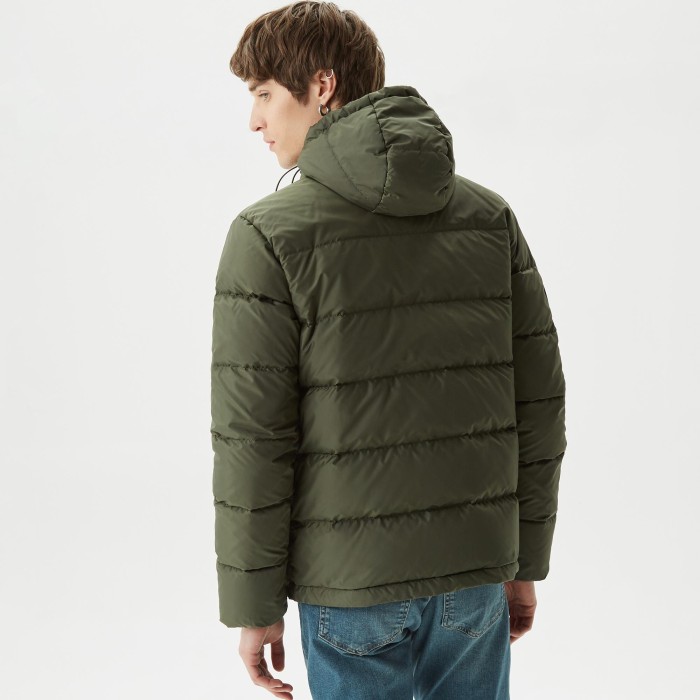 мужская утепленная куртка  с капюшоном от бренда lacoste вид слева