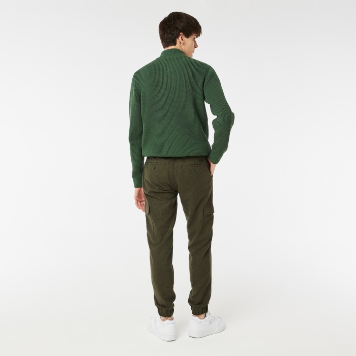 мужские брюки  jogger fit от бренда lacoste вид слева