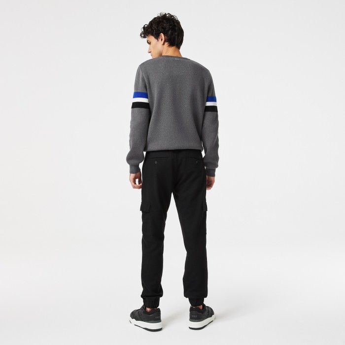 мужские брюки  jogger fit от бренда lacoste вид слева