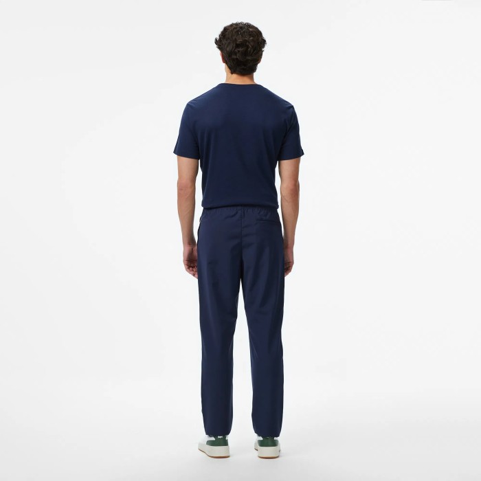 мужские брюки  от бренда lacoste вид слева