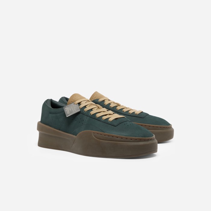 мужские кеды  aura club 225 6 sma от бренда lacoste вид слева