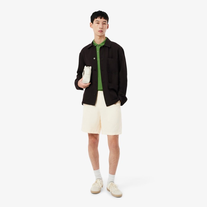 мужские льняные шорты  от бренда lacoste вид слева