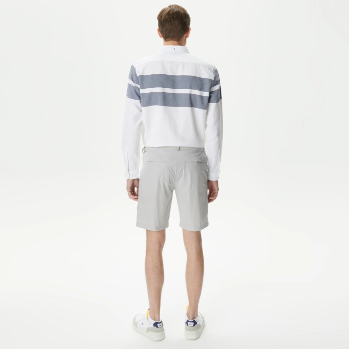 мужские шорты  стандартного кроя от бренда lacoste вид слева