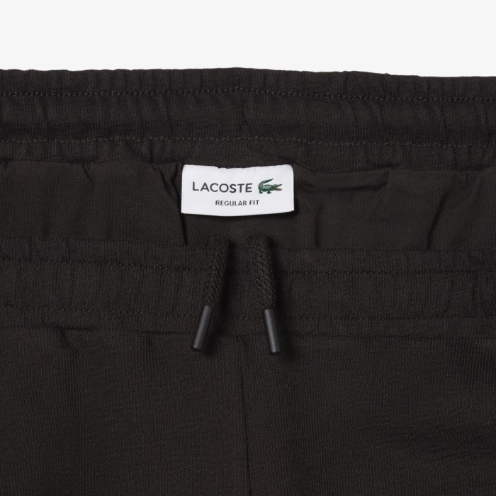 мужские текстурированные шорты  от бренда lacoste вид слева