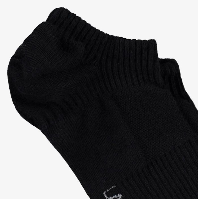 носки  унисекс от бренда lacoste вид слева