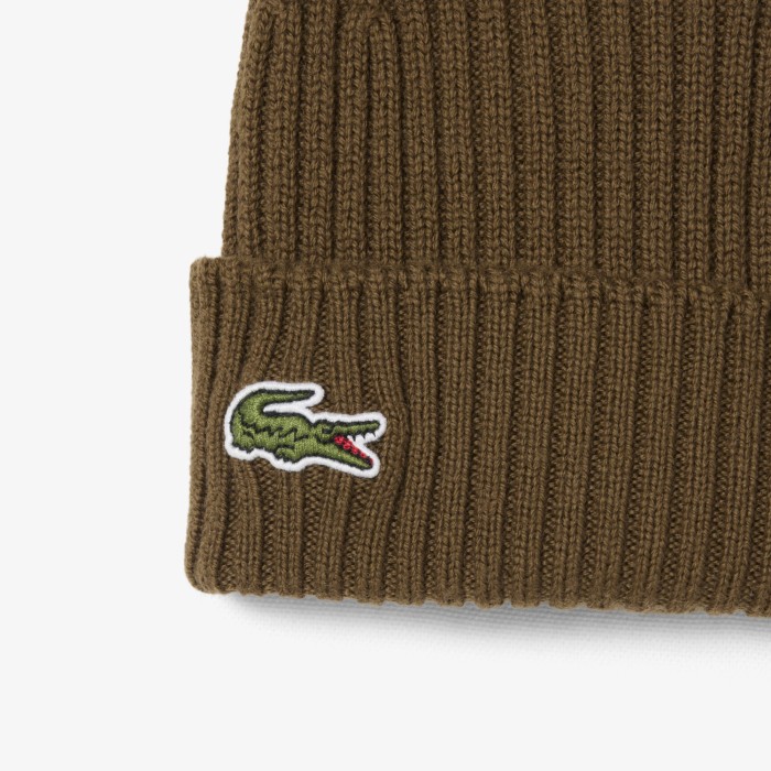 шапка-бини  унисекс в рубчик от бренда lacoste вид слева