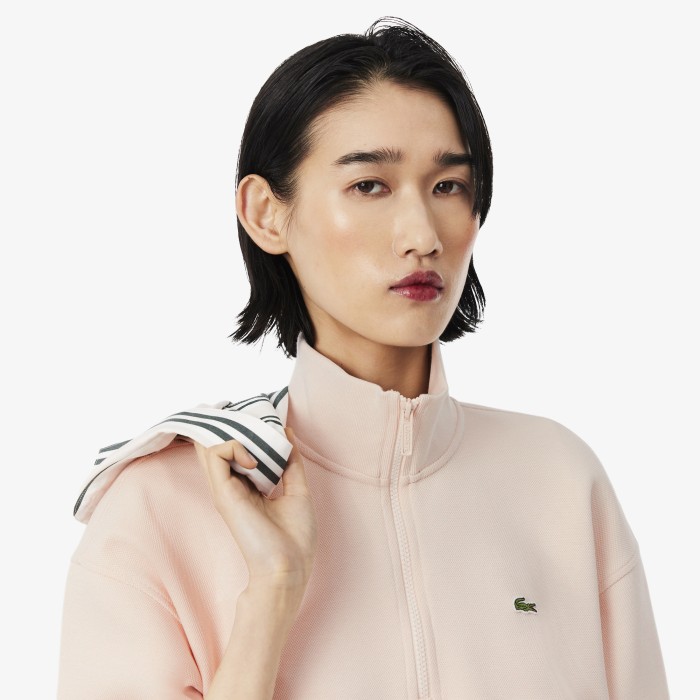 свитшот  из пике на молнии с высоким воротником от бренда lacoste вид слева