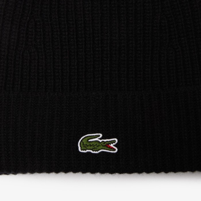 вязаная шапка-бини  из шерсти от бренда lacoste вид слева