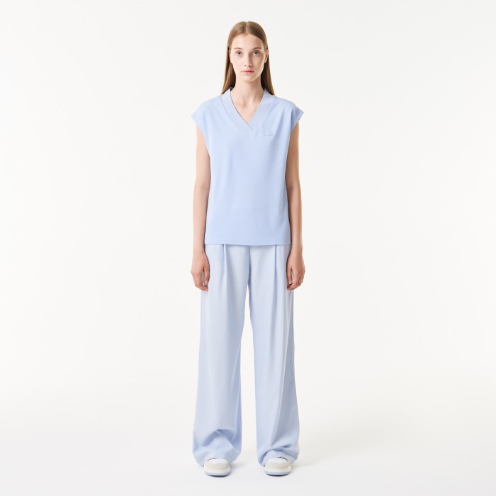 женская футболка  приталенного кроя с v-образным вырезом по цене 6588 руб вид справа
