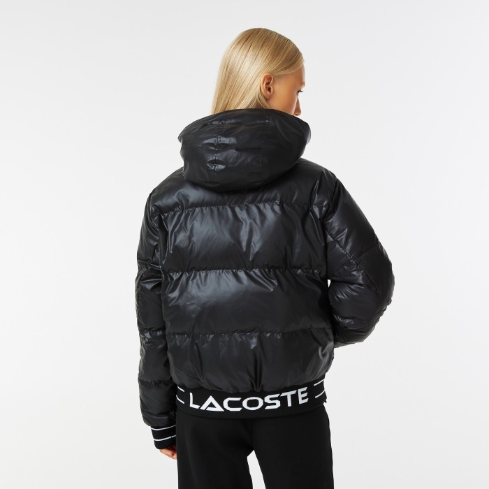 женская куртка  с двойной молнией от бренда lacoste вид слева