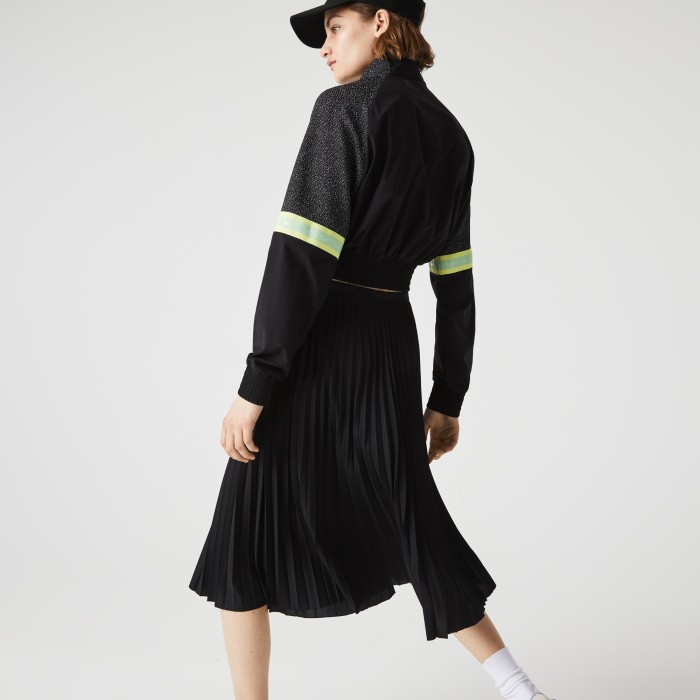 женская плиссированная юбка  от бренда lacoste вид слева