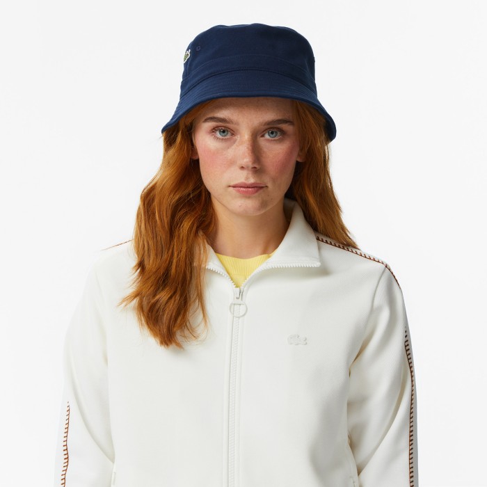 женская толстовка  от бренда lacoste вид слева
