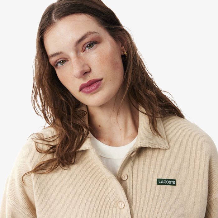 женский свитшот с воротником-поло  оверсайз кроя от бренда lacoste вид слева