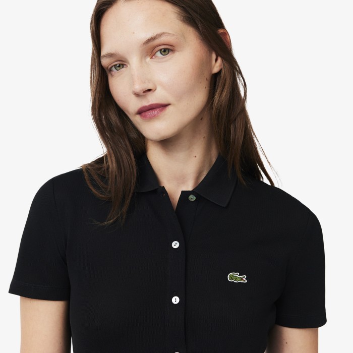 женское хлопковое платье  от бренда lacoste вид слева