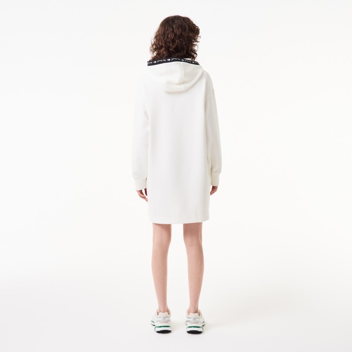 женское платье  c капюшоном от бренда lacoste вид слева