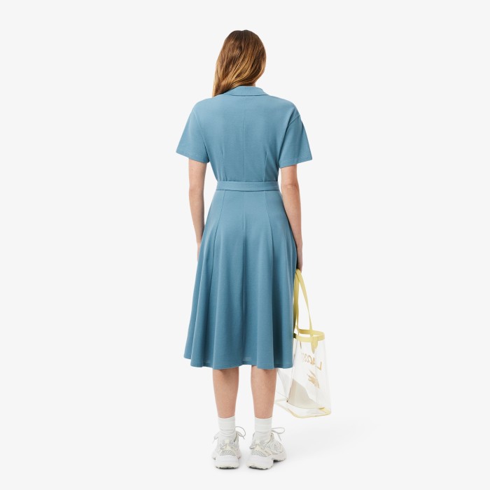 женское платье  из хлопка от бренда lacoste вид слева