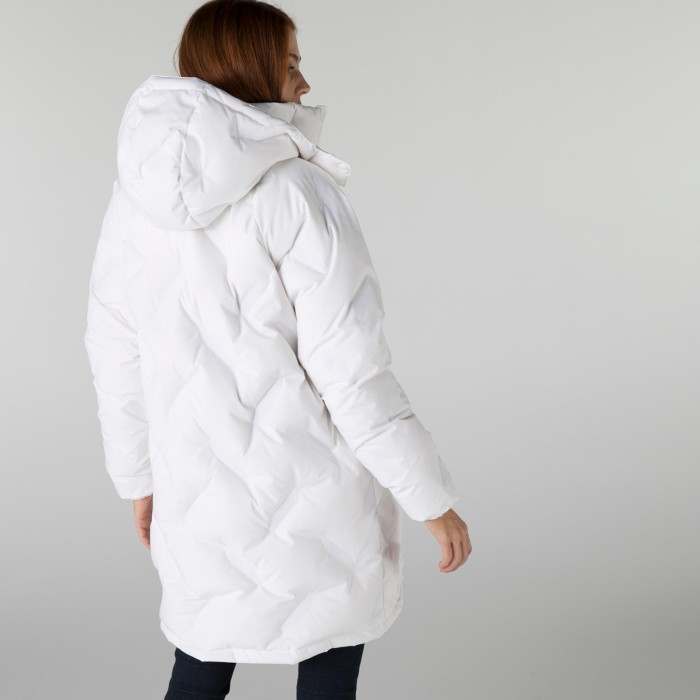 женское стеганое пальто  от бренда lacoste вид слева