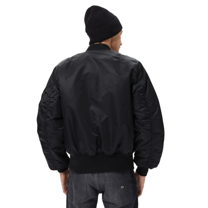 бомбер ma-1 flight jacket от бренда alpha industries вид слева