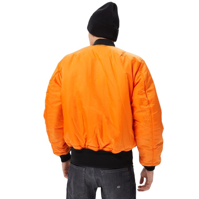 бомбер ma-1 flight jacket по цене 21600 руб вид справа