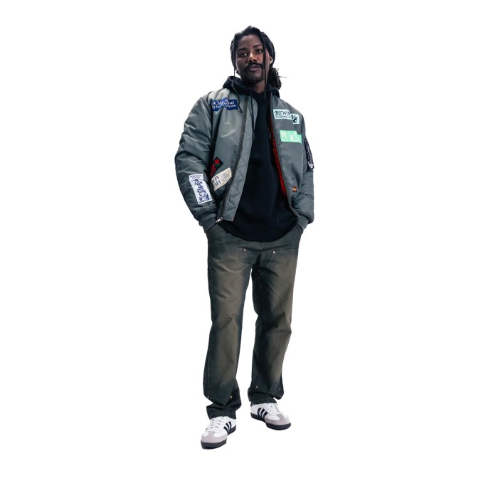 бомбер margins flight jacket по цене 27193 руб вид справа