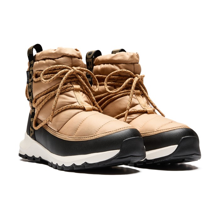 ботинки thermoball lace up waterproof от бренда the north face вид слева
