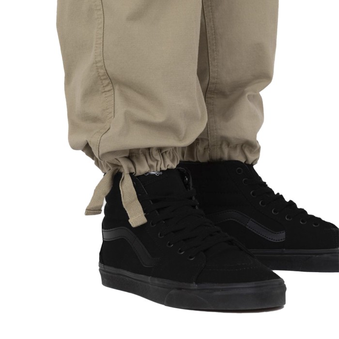 брюки eagle bend cargo trousers по цене 8243 руб вид справа