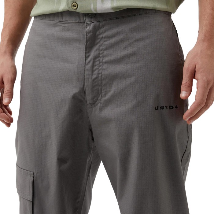 брюки pocket pants по цене 3995 руб вид справа
