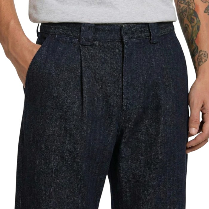 брюки selvedge herringbone denim work pant по цене 10499 руб вид справа