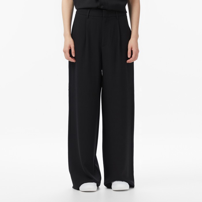брюки trousers от бренда lacoste вид слева