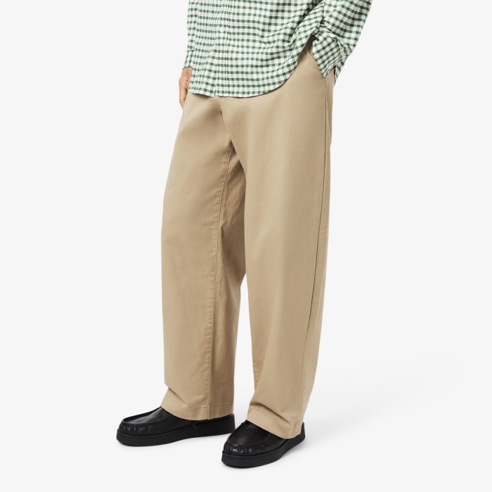 брюки trousers от бренда lacoste вид слева
