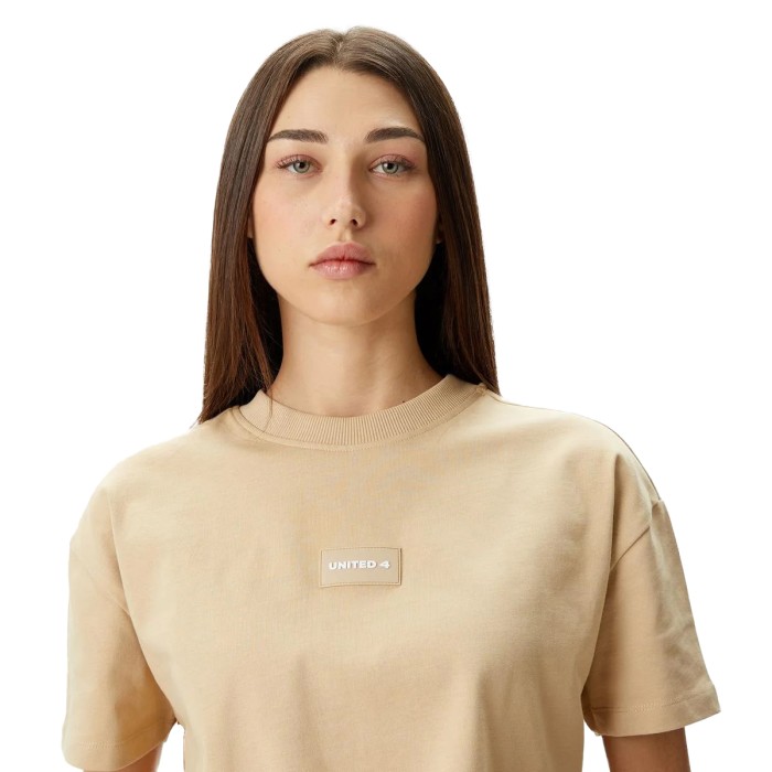 футболка 1.0 essentials w t-shirt по цене 2394 руб вид справа