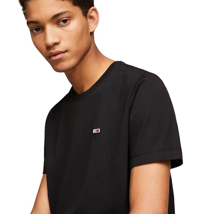 футболка classics jersey от бренда tommy jeans вид слева