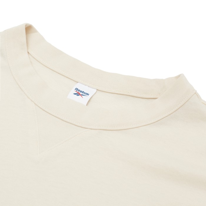футболка classics natural dye boxy t-shirt по цене 1596 руб вид справа