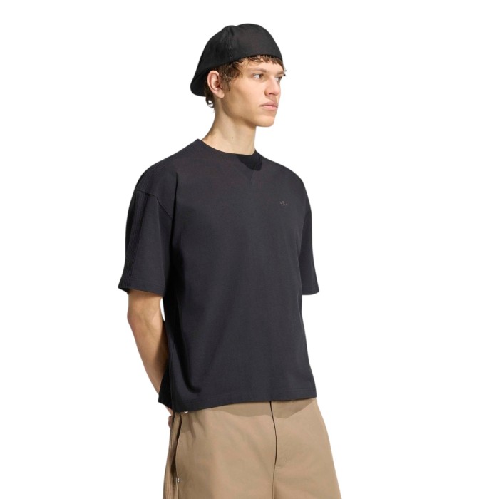 футболка premium essentials tee ADKS4103R00 фотография