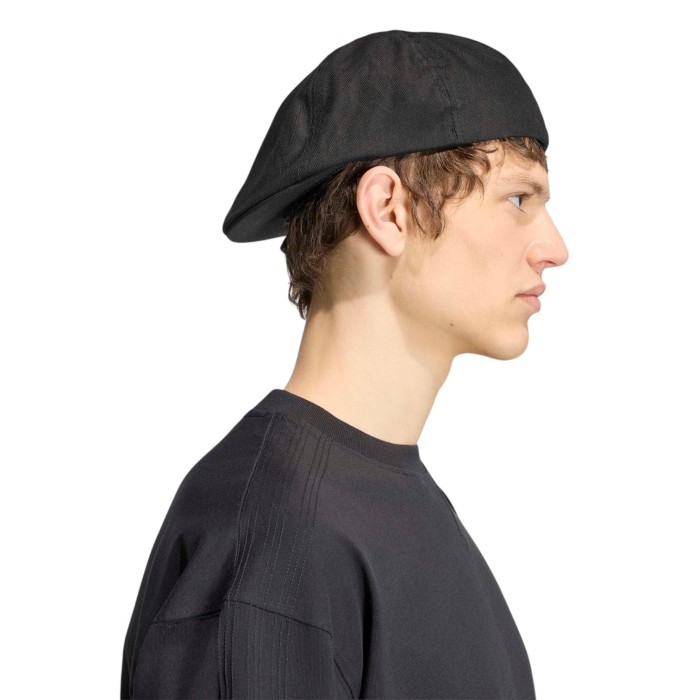 футболка premium essentials tee по цене 4999 руб вид справа