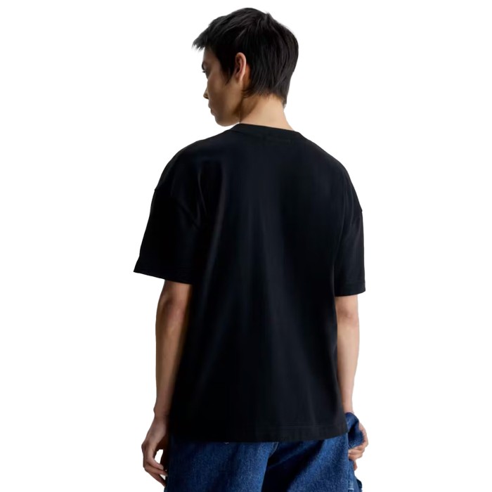 футболка premium monologo tee от бренда calvin klein вид слева